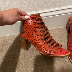 Open toe star booties